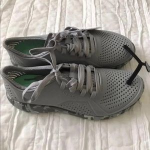 crocs women's literide camo pacers